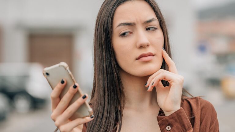 20 Common 'Facts' 95% of People Get Wrong 4 woman confused wrong