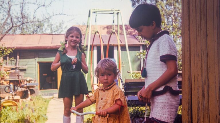 18 Things Gen X and Millennials Did That Today's Kids Would Find Weird 6 kids 60s 70s 80s play